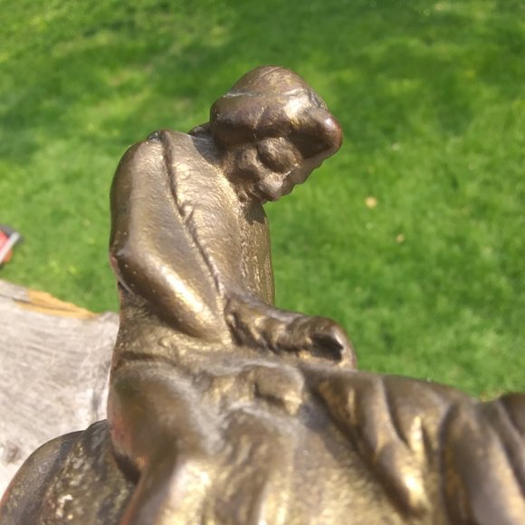 Very solid heavy metal bookend End of Trail horse and rider - Picture 5 of 14